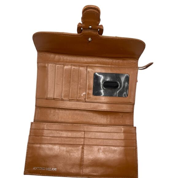 Antonio Melani Faux Leather Croc Embossed Tan Bifold Wallet 7.5” L x 4” H x 1” W - Picture 3 of 4